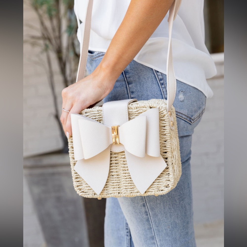 Wicker purse with bow